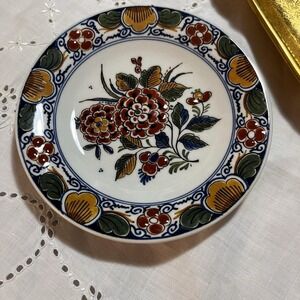Royal Delft De Porceleyne Fles Polychrome 5.5" Plate Multicolor Floral 1985 P103